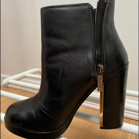 Black High Heeled Leather Boots - Picture 3 of 5